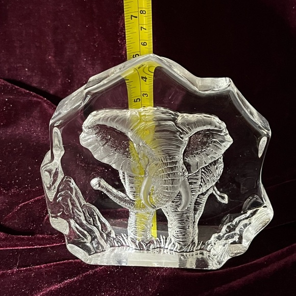 Elephant Glass Artwork Statue Clear Etched Paper Weight Vigour Giftland - Picture 6 of 8